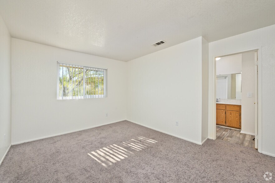 More Photos Of 755 E Virginia Way, Barstow Apartments For Sale
