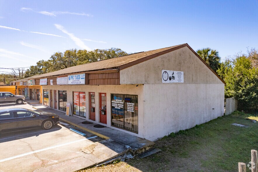 More Photos Of 6016 N 40th St, Tampa Freestanding For Sale