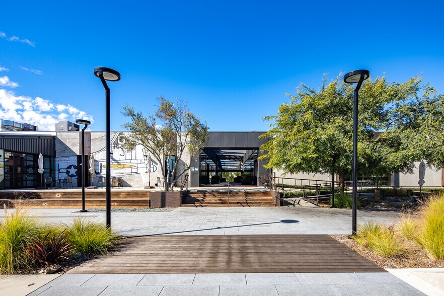 More Photos Of 2030 E Maple Ave, El Segundo Loft Creative Space For Lease