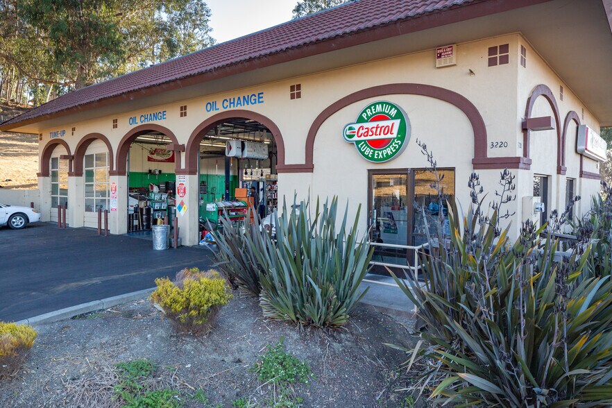 More Photos Of 3200-3380 San Pablo Dam Rd, San Pablo Unknown For Lease