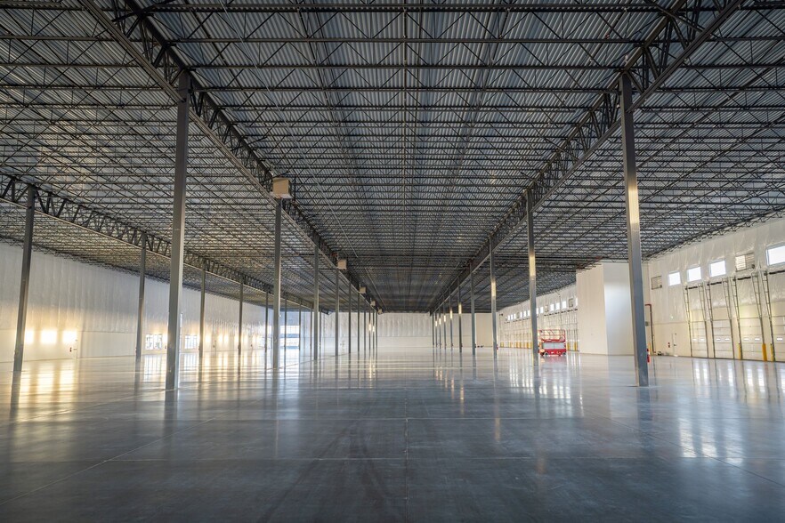 More Photos Of 17776 E 84th Ave, Commerce City Unknown For Lease