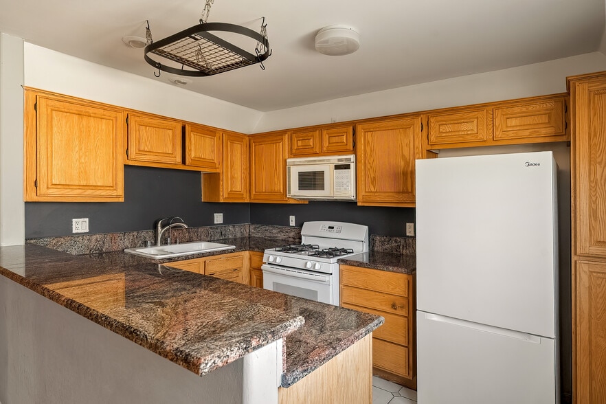 More Photos Of 3111 Ocean Front Walk, Marina Del Rey Apartments For Sale