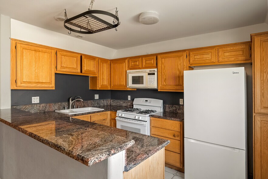 More Photos Of 3111 Ocean Front Walk, Marina Del Rey Apartments For Sale