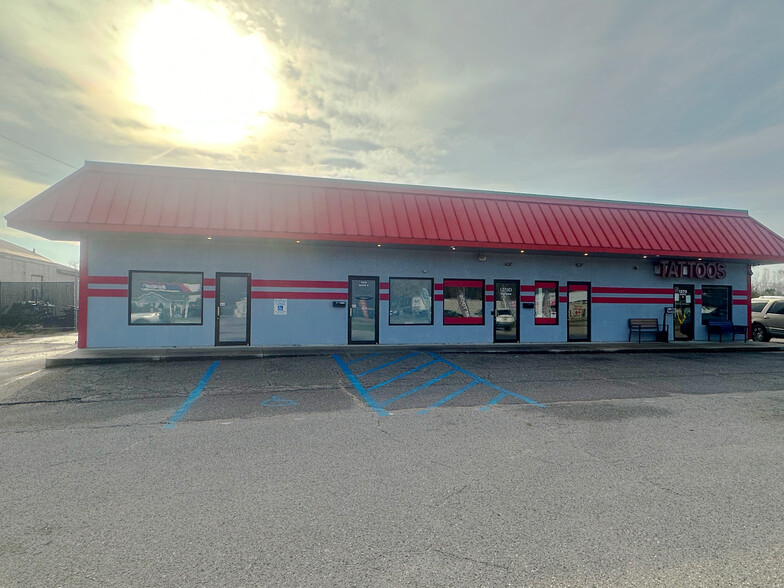 Primary Photo Of 1270 E Columbia Ave, Battle Creek Freestanding For Lease