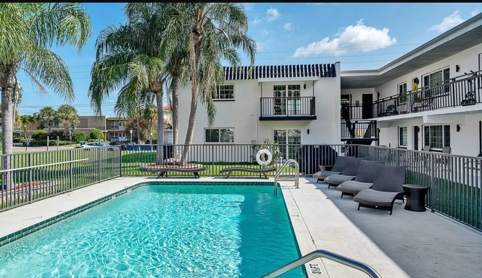 More Photos Of 223 Dolphin Pt, Clearwater Apartments For Sale