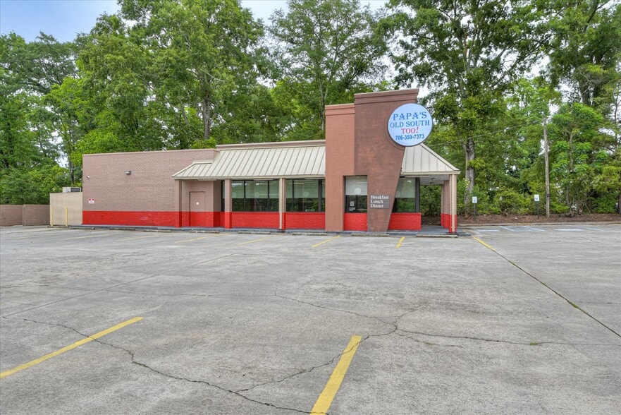 More Photos Of 115 Elm St, Lincolnton Restaurant For Lease
