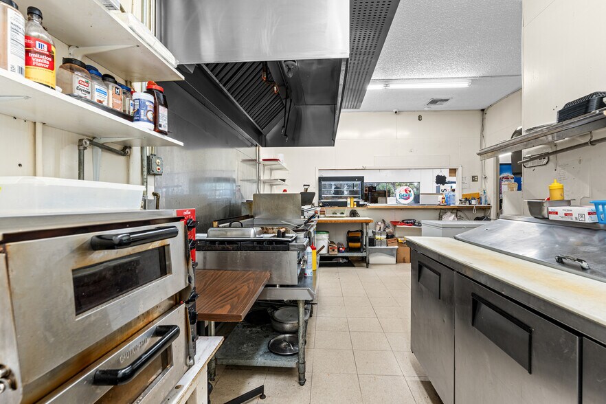 More Photos Of 1110 Buckhead Ridge, Okeechobee General Retail For Sale