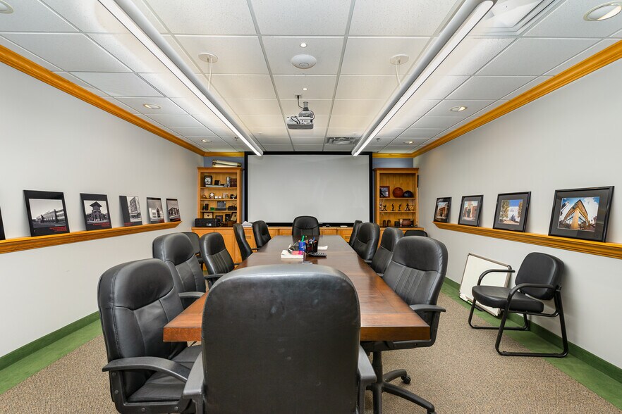 More Photos Of 8555 W 123rd St W, Savage Flex For Lease