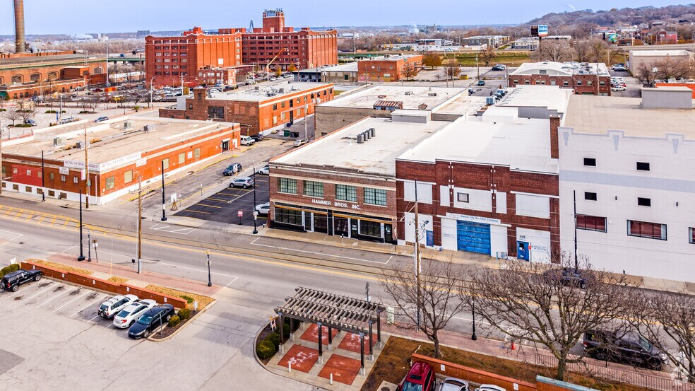 More Photos Of 407 Grand Blvd, Kansas City Office For Lease