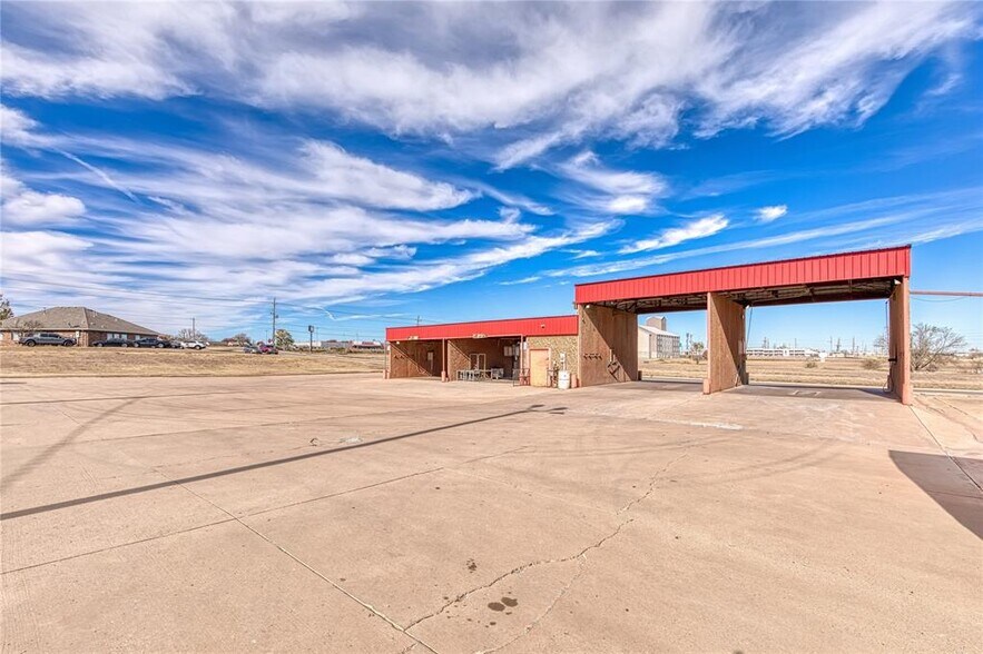 More Photos Of 120 Sooner rd, Elk City Carwash For Sale
