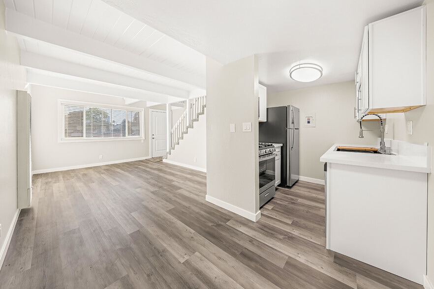 More Photos Of 511 W Cook St, Santa Maria Apartments For Sale