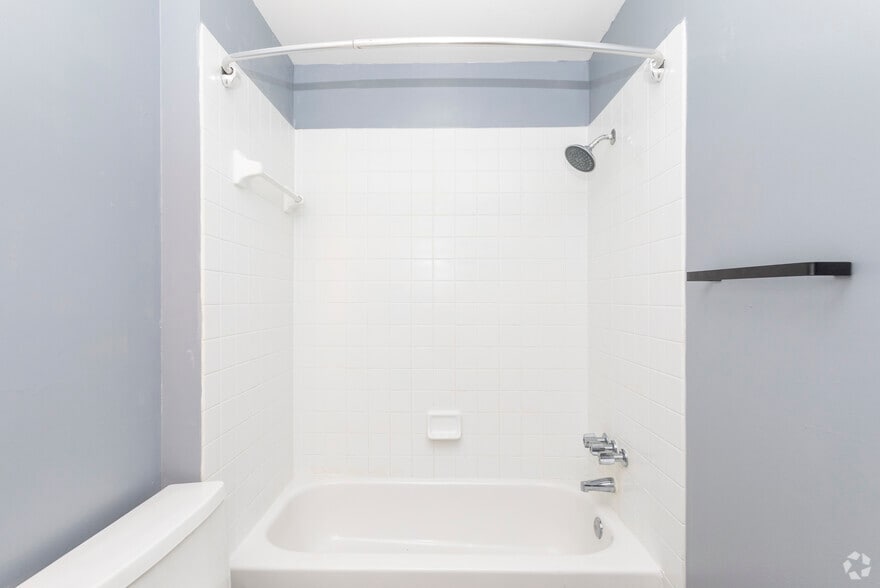 More Photos Of 900 Cathedral St, Baltimore Apartments For Lease
