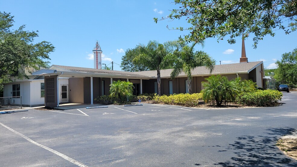 More Photos Of 100 S Grand Hwy, Clermont Schools For Sale