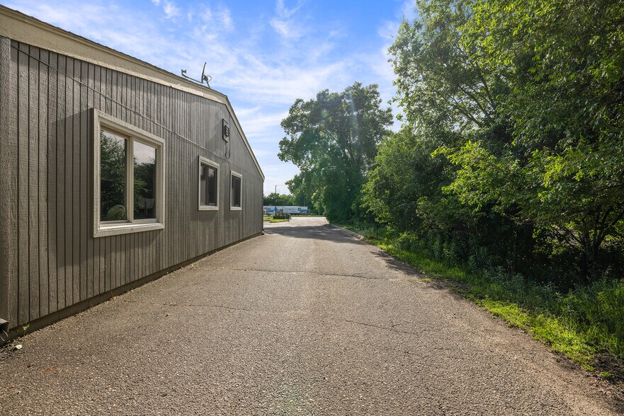 More Photos Of 12401 Washburn Ave S, Burnsville Light Manufacturing For Sale