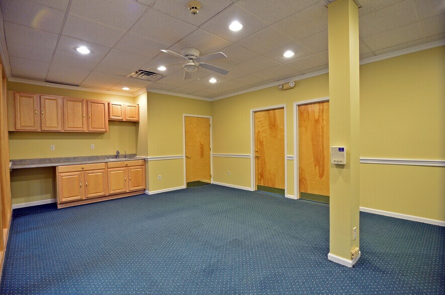 More Photos Of 188 E Bergen Pl, Red Bank Office For Sale