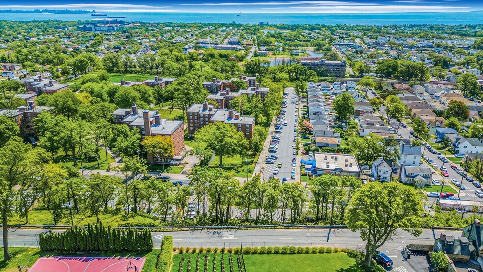 More Photos Of 150 Flagg Pl, Staten Island Land For Sale