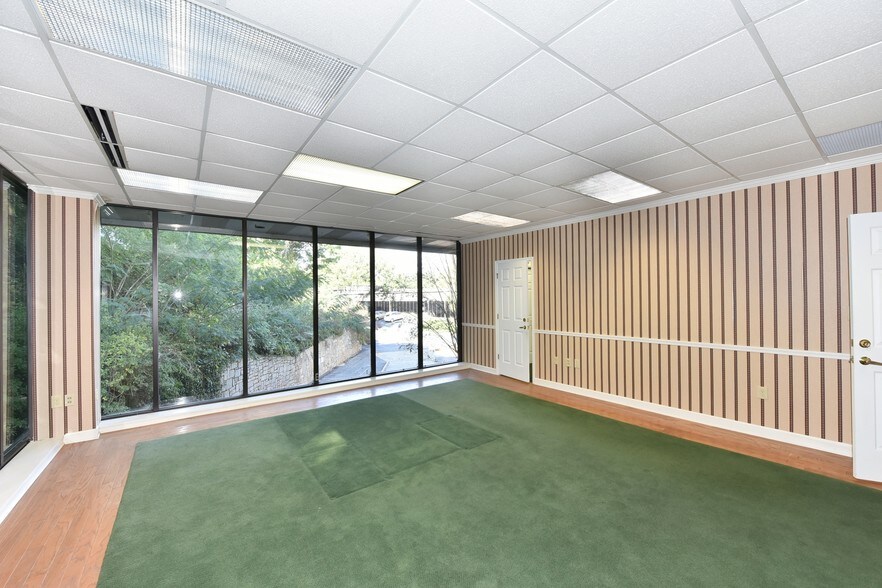 More Photos Of 3120 Medlock Bridge Rd, Peachtree Corners Light Distribution For Lease
