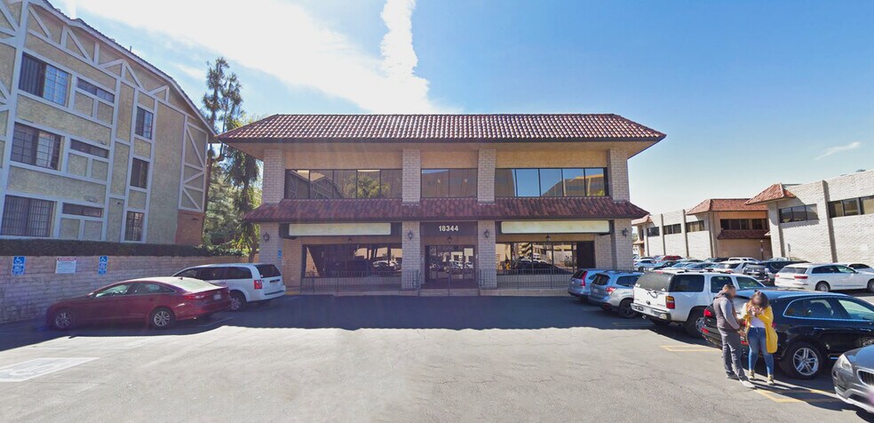 More Photos Of 18356-18388 Clark St, Tarzana Unknown For Lease