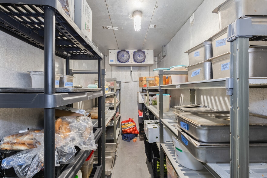 More Photos Of 8841 Commodity Cir, Orlando Fast Food For Sale