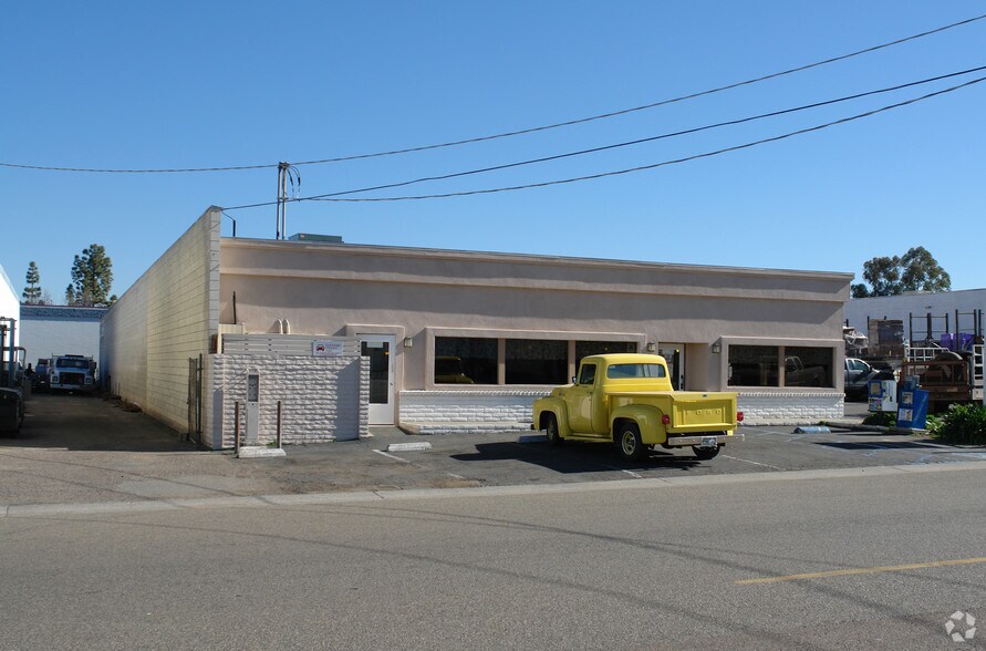 More Photos Of 662-672 Enterprise St, Escondido Warehouse For Lease