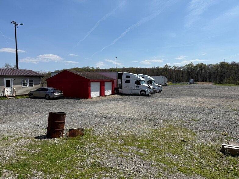 More Photos Of 4881 Pittsburgh Rd, Harrisville Light Distribution For Sale