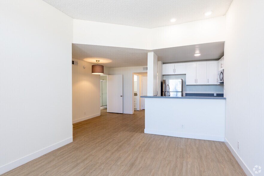 More Photos Of 130 S Alexandria Ave, Los Angeles Apartments For Sale