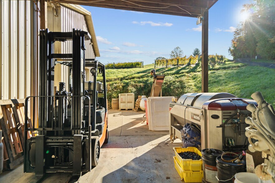 More Photos Of 3238 Railstop Rd, Markham Winery Vineyard For Sale