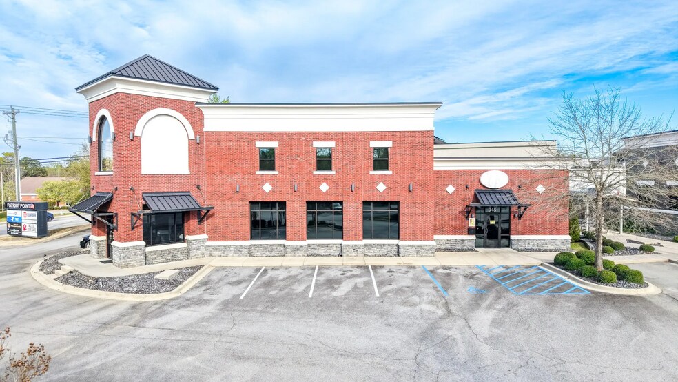 More Photos Of 943-945 E Main St, Lexington Office For Lease