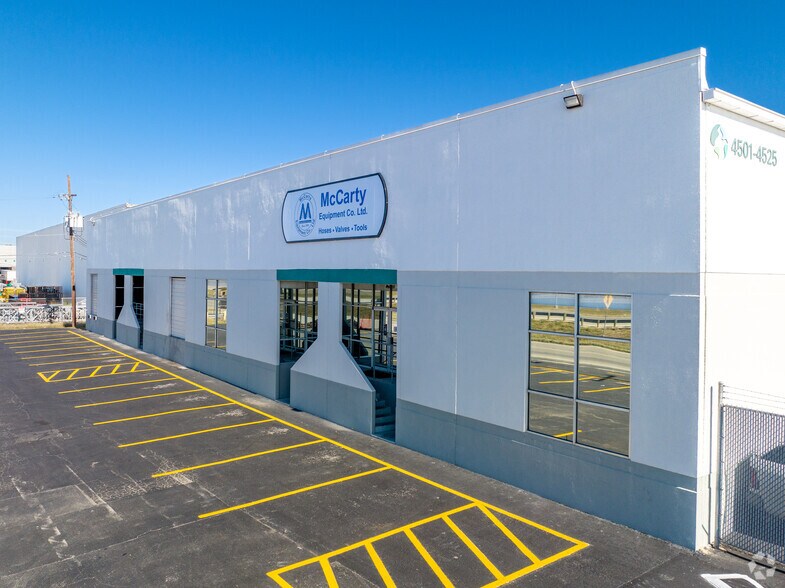 More Photos Of 4501-4727 Macro, San Antonio Unknown For Lease