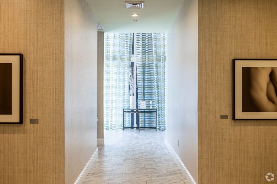 More Photos Of 50 Biscayne Blvd, Miami Apartments For Lease