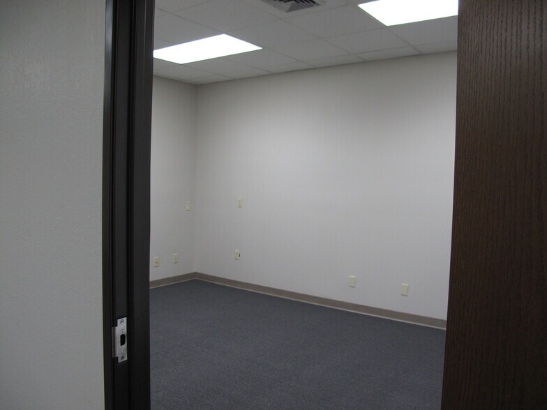 More Photos Of 531 N Portland Ave, Oklahoma City Warehouse For Lease