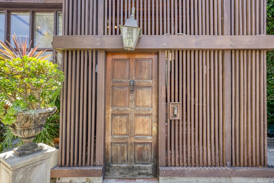 More Photos Of 1276 N Sweetzer Ave, West Hollywood Apartments For Sale