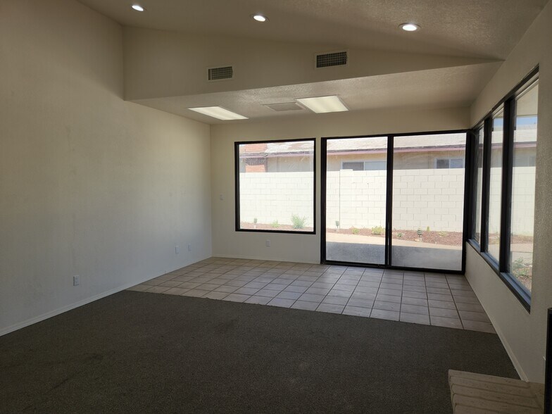 More Photos Of 445 W Dakota Ave, Fresno Office Residential For Sale