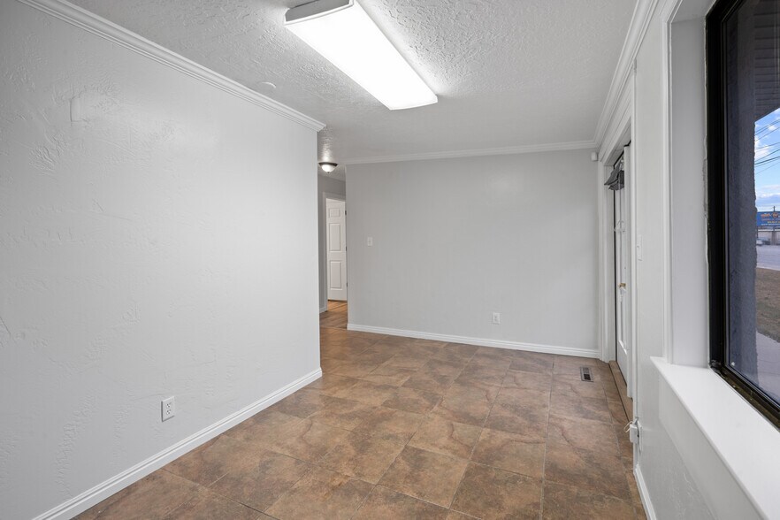 More Photos Of 9386 S Redwood Rd, West Jordan Office For Lease