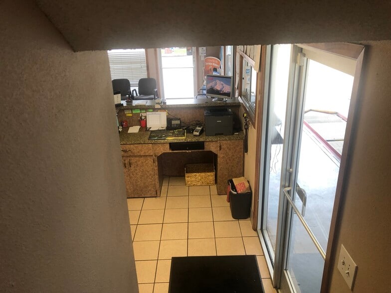 More Photos Of 12250 S Gessner Dr, Houston Auto Repair For Sale