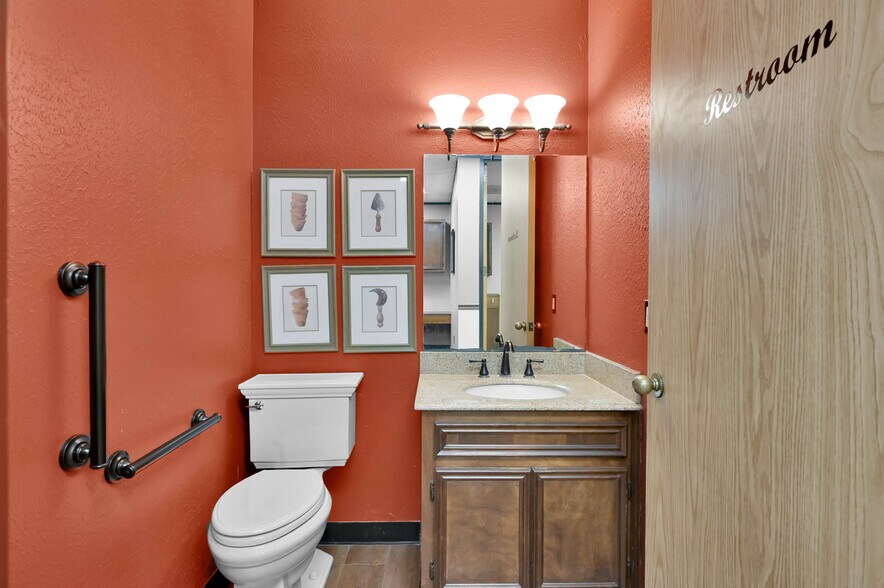 More Photos Of 1380 Stonehollow Dr, Humble Medical For Lease