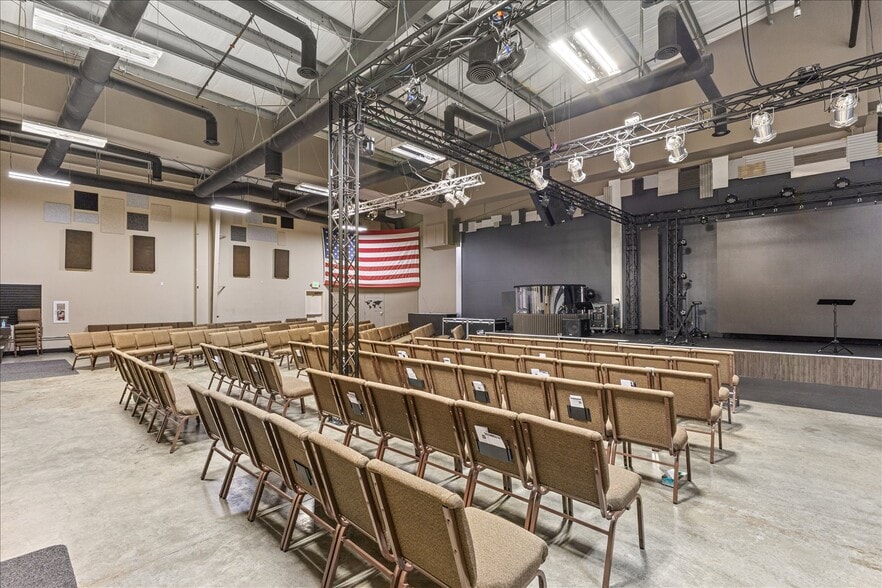 More Photos Of 18824 Smokey Point Blvd, Arlington Warehouse For Sale