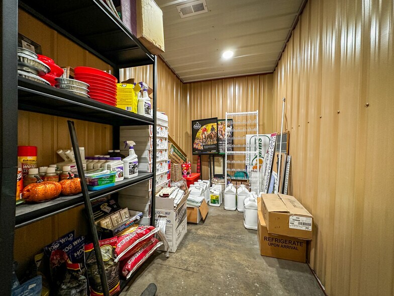 More Photos Of 230 D St NE, Miami Warehouse For Sale