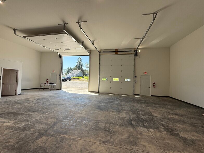 More Photos Of 7645 Grinde Rd, Deforest Warehouse For Sale