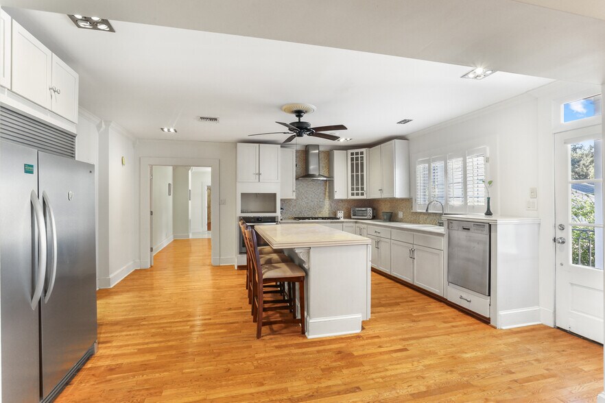 More Photos Of 402 W 121st St, Cut Off Apartments For Sale