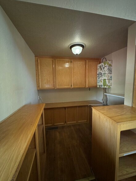 More Photos Of 496 East Ave, Lincoln Medical For Sale