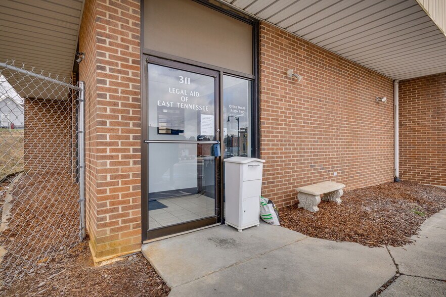 More Photos Of 311 W Walnut St, Johnson City Office For Sale