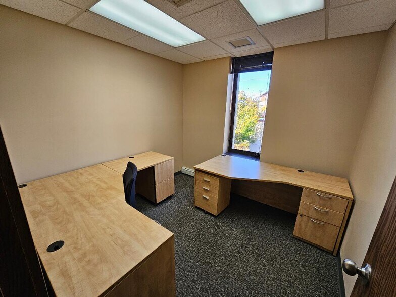 More Photos Of 840 Lake Ave, Racine Office For Sale