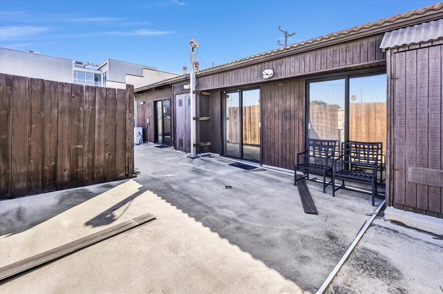 More Photos Of 2320 Cotner Ave, Los Angeles Loft Creative Space For Sale