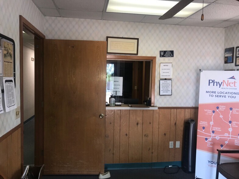 More Photos Of 908 Bomar St, Marshall Medical For Lease