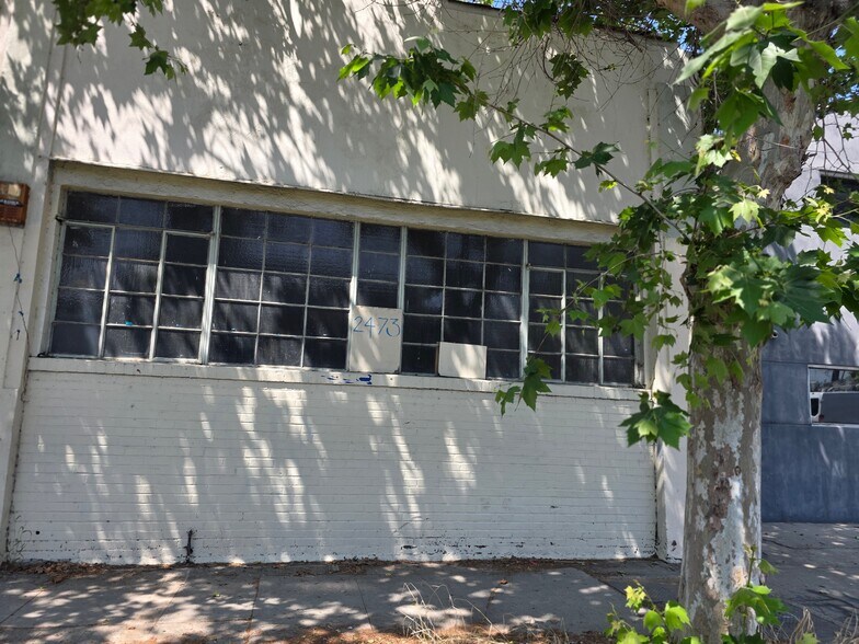More Photos Of 2473 Fletcher Dr, Los Angeles Manufacturing For Lease