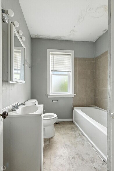 More Photos Of 936 E 80th St, Chicago Apartments For Sale