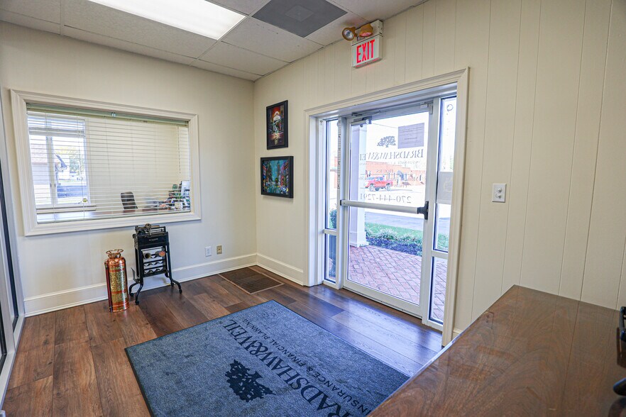 More Photos Of 630 Jefferson St, Paducah Office For Sale