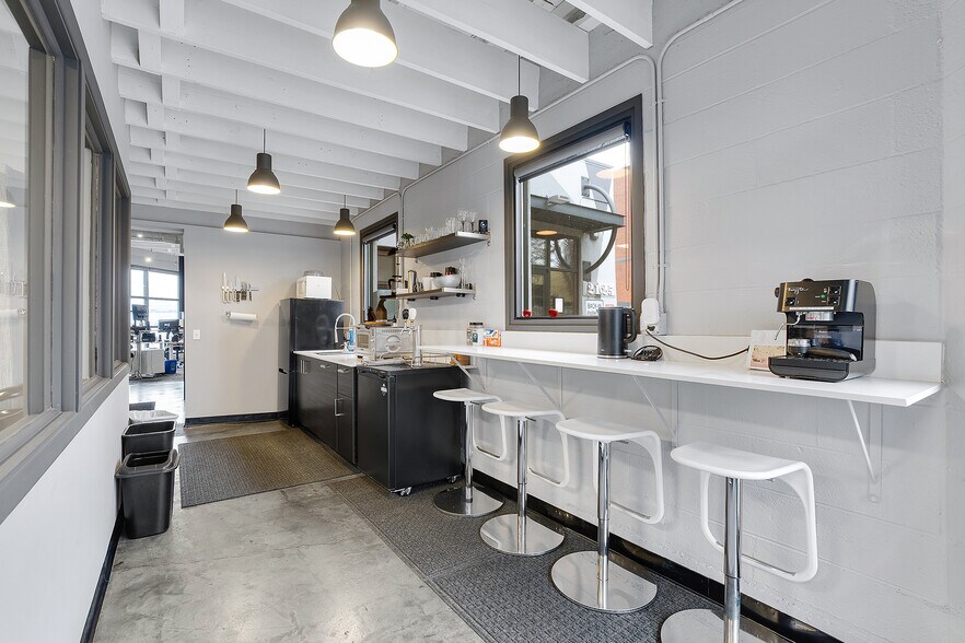 More Photos Of 2125 N Flint Ave, Portland Loft Creative Space For Lease