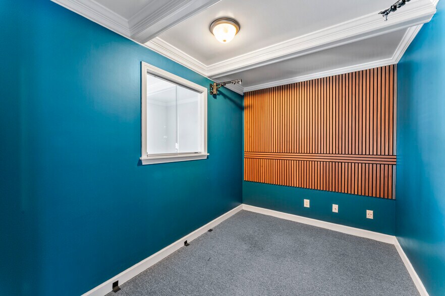 More Photos Of 104 Renaissance Cir, Mauldin Office For Lease